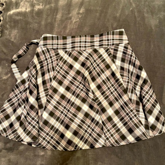 Forever 21 plaid skirt - Picture 4 of 4